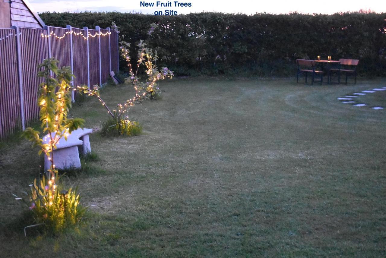 Lanterns Shepherds Huts & Glamping Happisburgh Exterior photo