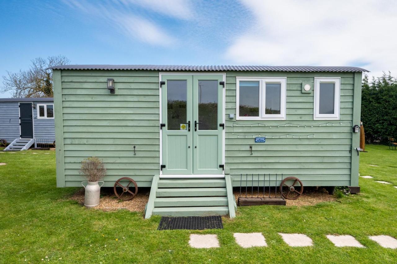 Lanterns Shepherds Huts & Glamping Happisburgh Exterior photo