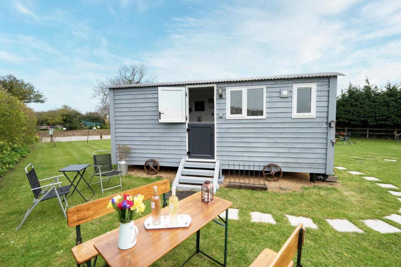 Lanterns Shepherds Huts & Glamping Happisburgh Exterior photo